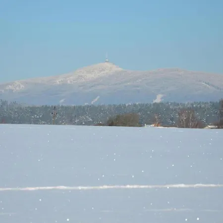 Kne Ice Near Jested