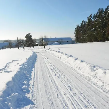 בית נופש Kne Ice Near Jested